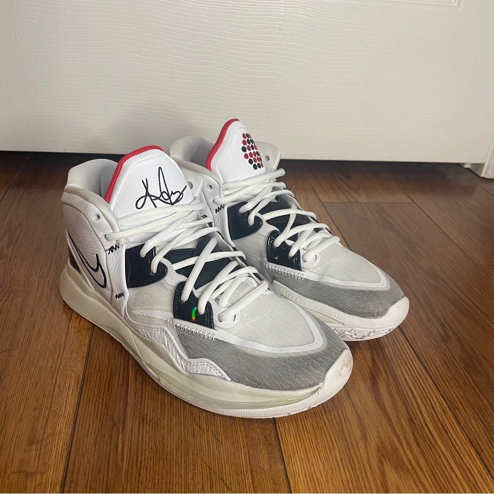 Nike Kyrie Infinity Sneaker